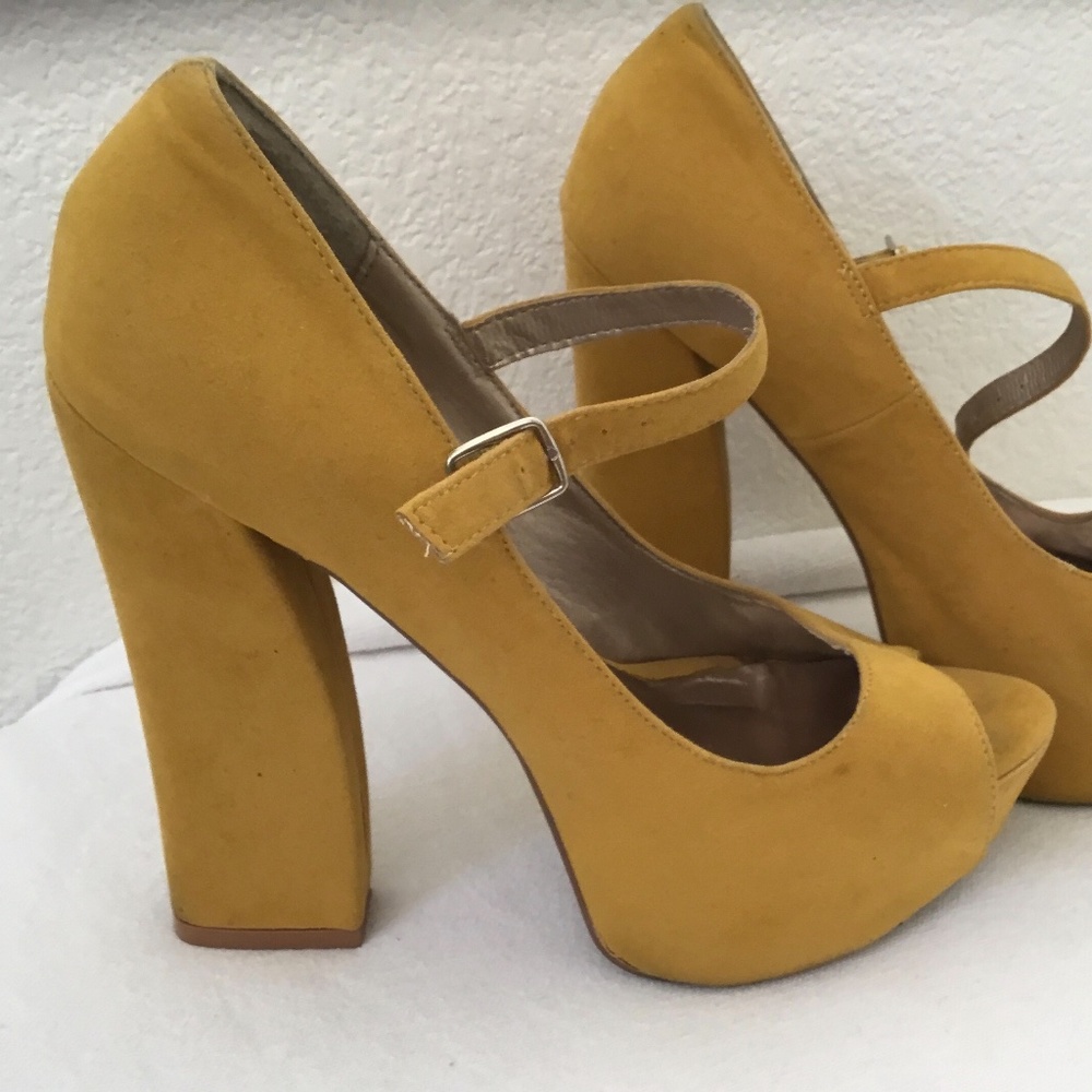 Qupid Mustard Yellow Suede Platformed Shoes